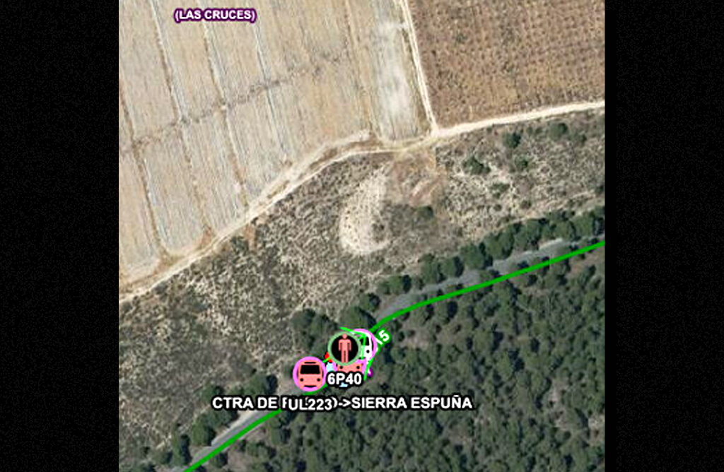 Un hombre resulta herido al quedarse atrapado en la cabeza tractora de un cami�n en un accidente en Alhama